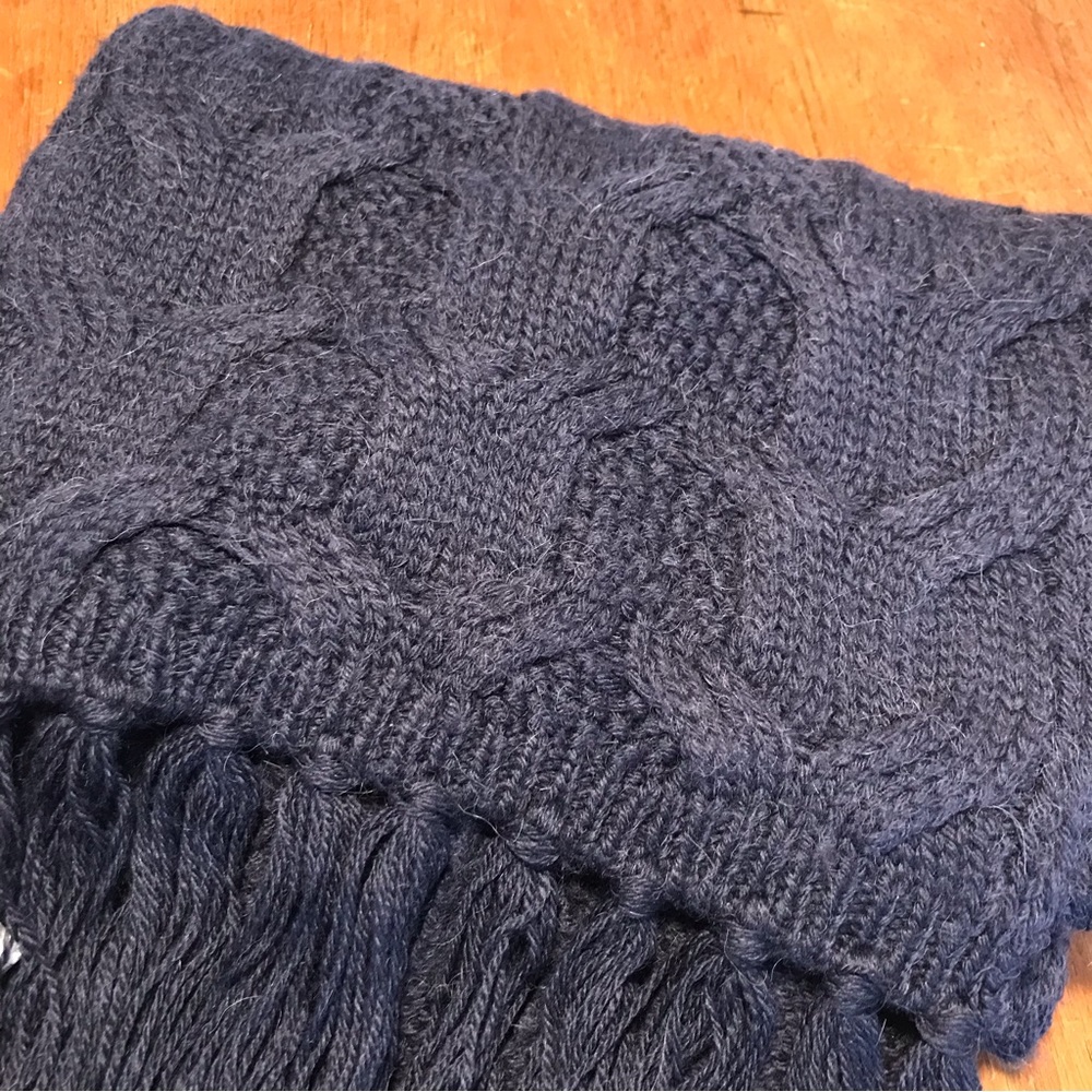 Wool/Alpaca mix, chunky cable knit scarf by Joir